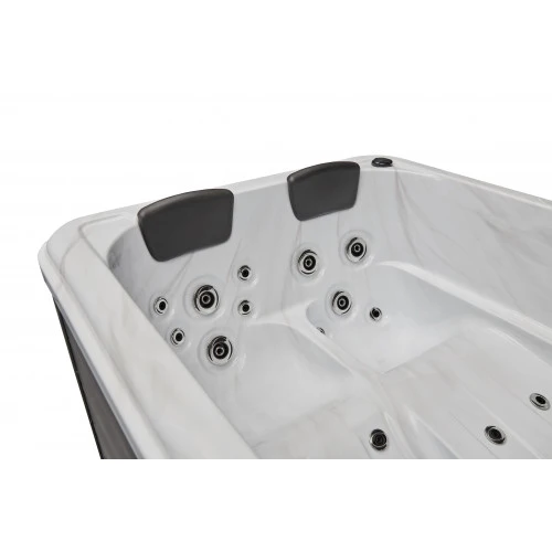 Luxury Spas Social 5-Person Hot Tub - Image 4