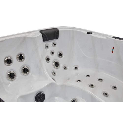 Luxury Spas Victoria 6-Person Hot Tub - Image 4