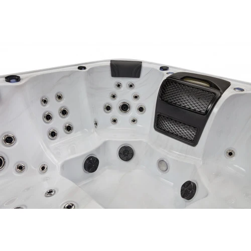Luxury Spas Victoria 6-Person Hot Tub - Image 5